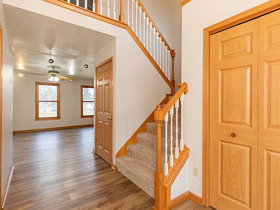 5th image of 55174 Ivile Ave