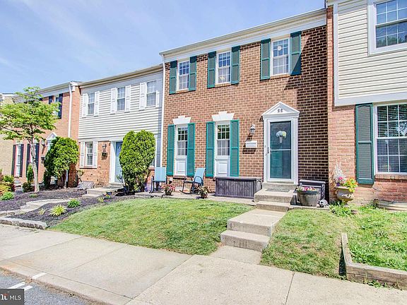 2nd image of 22 Honey Brook Ln
