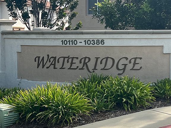 2nd image of 10118-106 Wateridge Cir