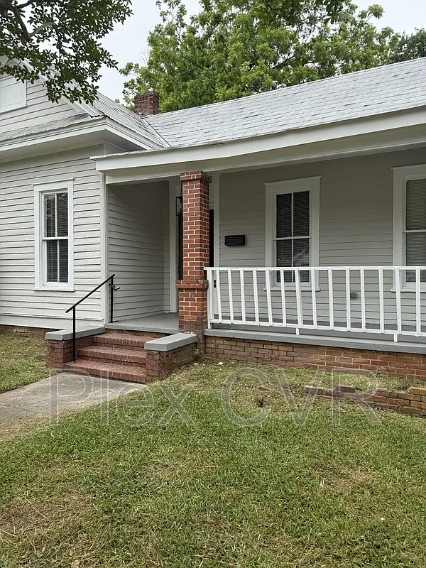 3 bed, 1.0 bath, 1198 sqft, $1,200 — Photo 1