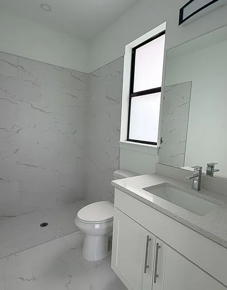 1103 Dean St E — Photo 6