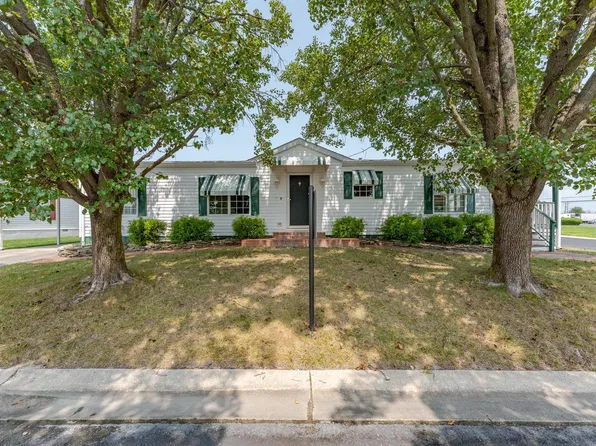 2 Powhatan Dr, Buena, NJ 08310