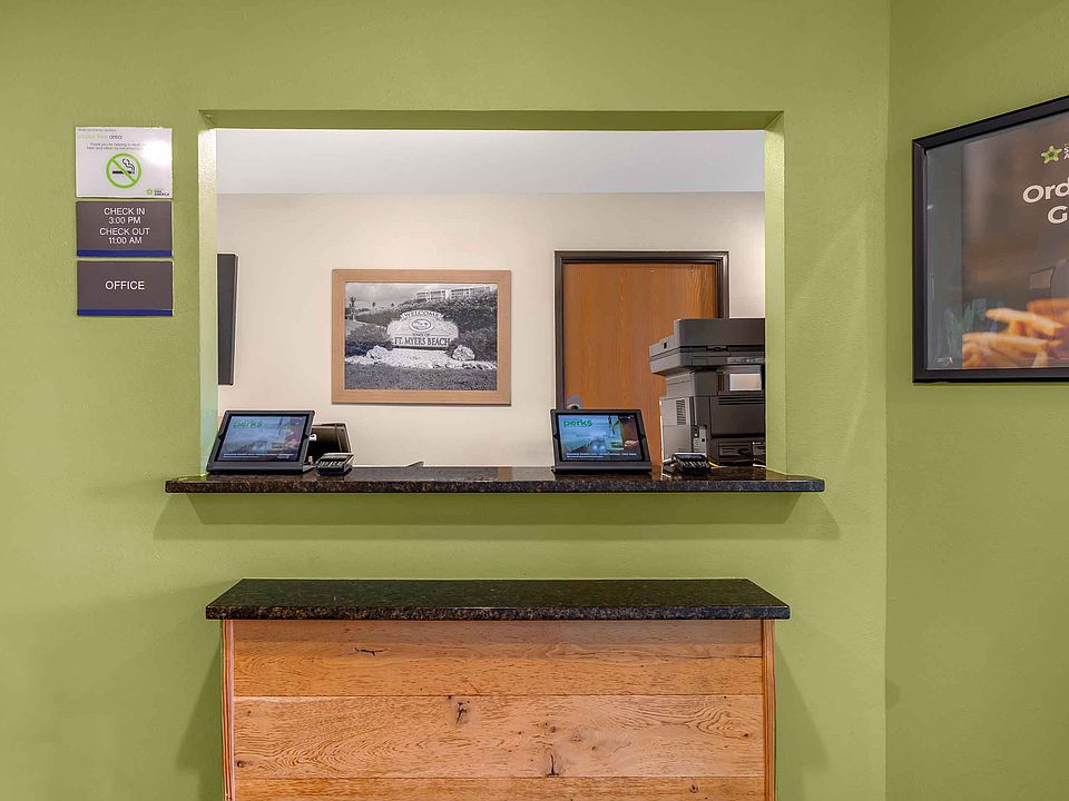 Lobby and Guest Check-in