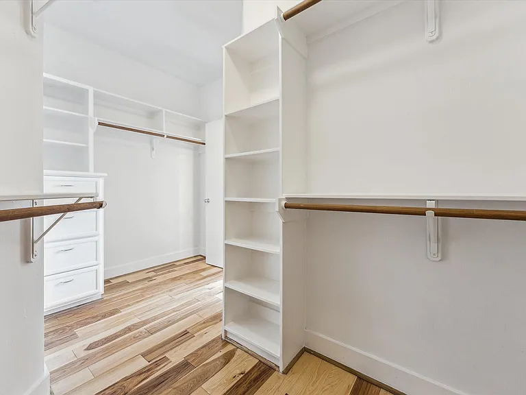 9829 Riddlelink Ln — Photo 13