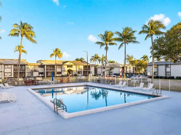 20741 NE 4th Ct APT 207, Miami, FL 33179