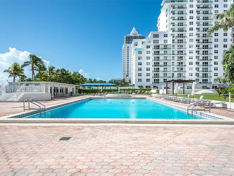 5005 Collins Ave #1506 — Photo 47