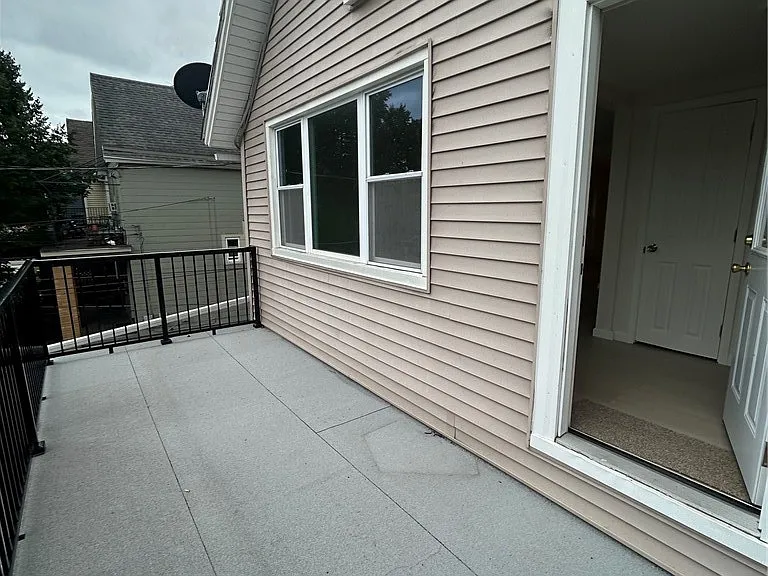 286 Normal Ave #UPPER — Photo 8