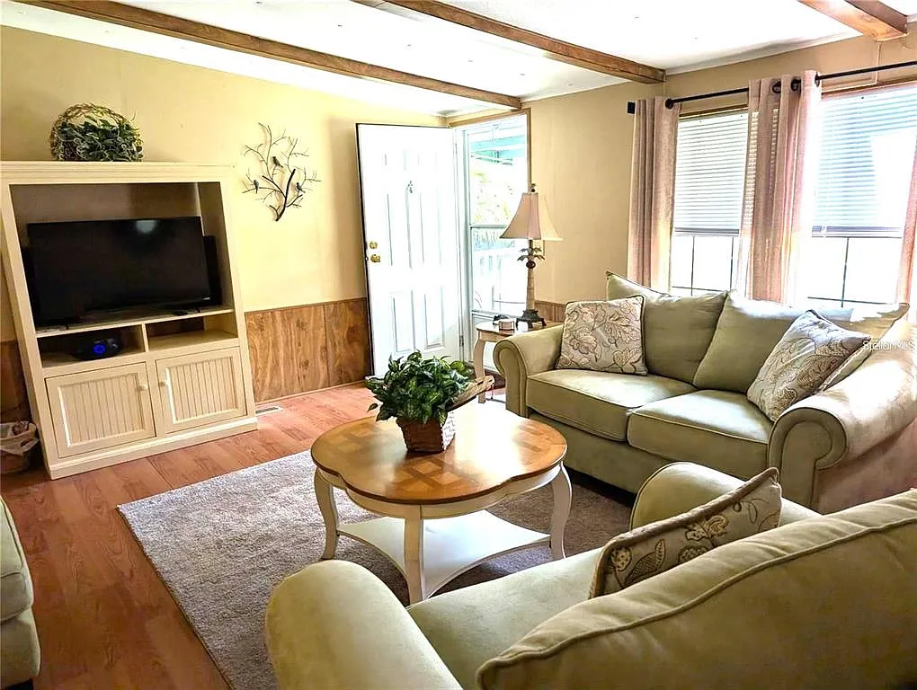 3 bed, 2.0 bath, 1248 sqft, $1,800 — Photo 4