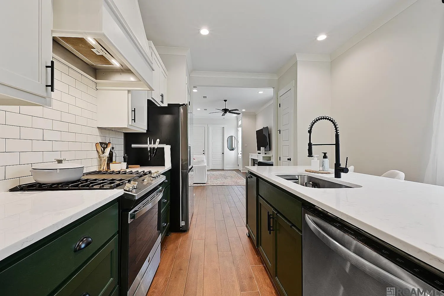 2 bed, 2110 sqft, $2,100 — Photo 4