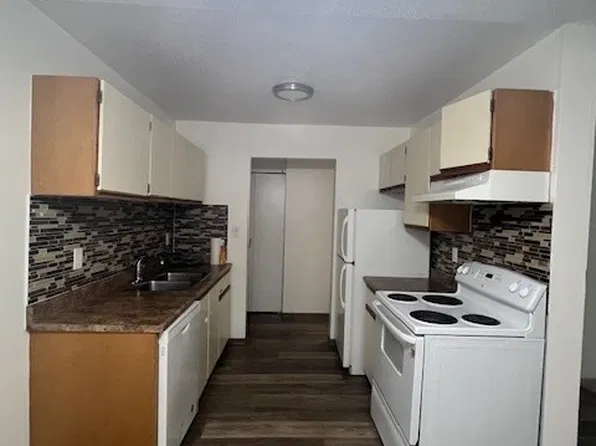 10011 150th St, Surrey, BC