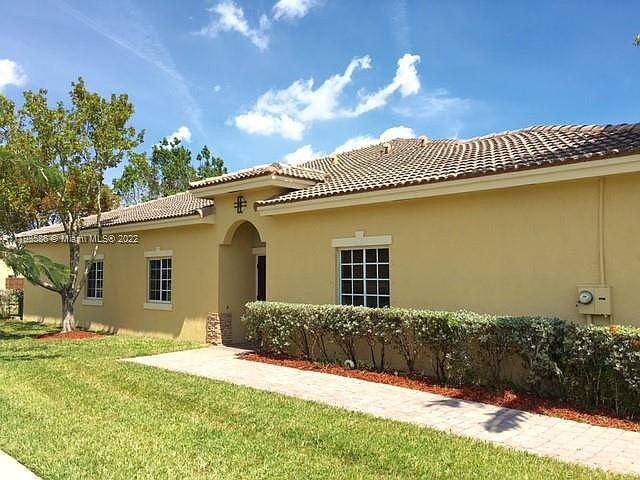 1st image of 3347 NE 11th Dr #3347