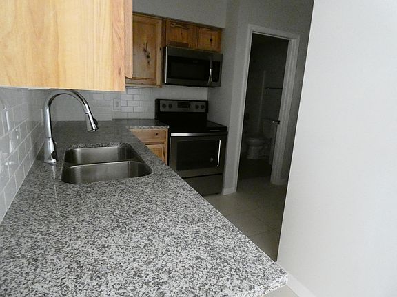 5th image of 4766 Arbor Ave