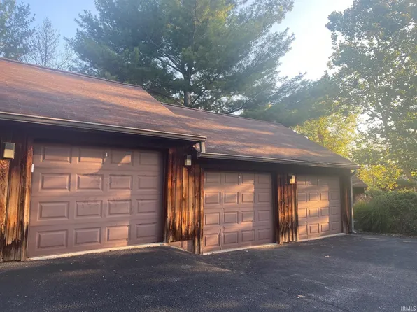 1869 E Eagle Bay Dr, Bloomington, IN 47401