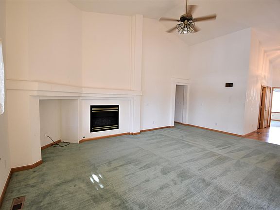 2nd image of 780 Orchard Dr