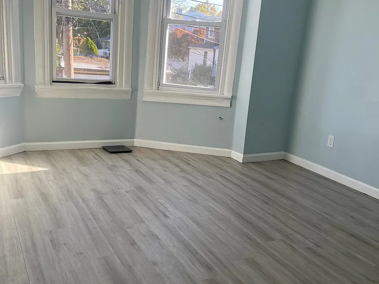 112 Staley Ave — Photo 12