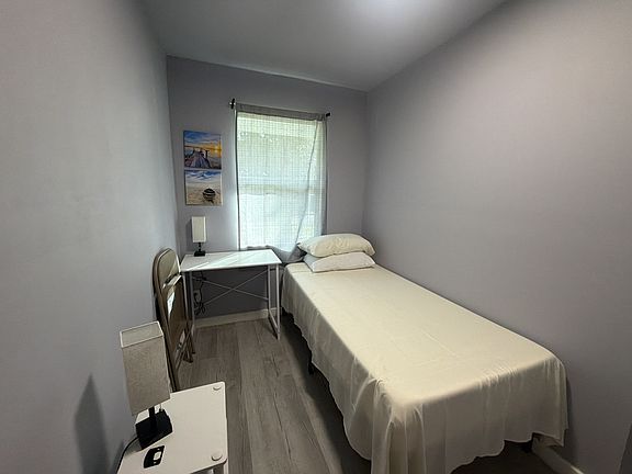 4th image of 718 Susan Dr
