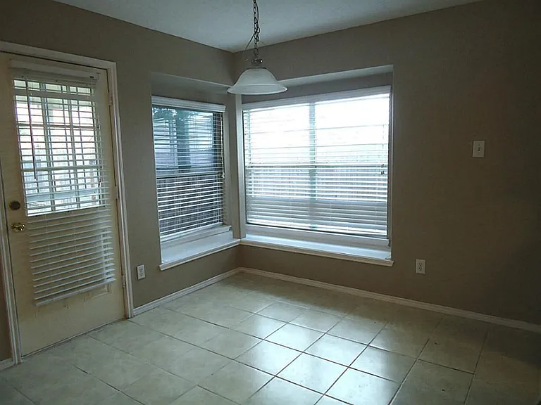 11047 Knobbley Oak Ct — Photo 12