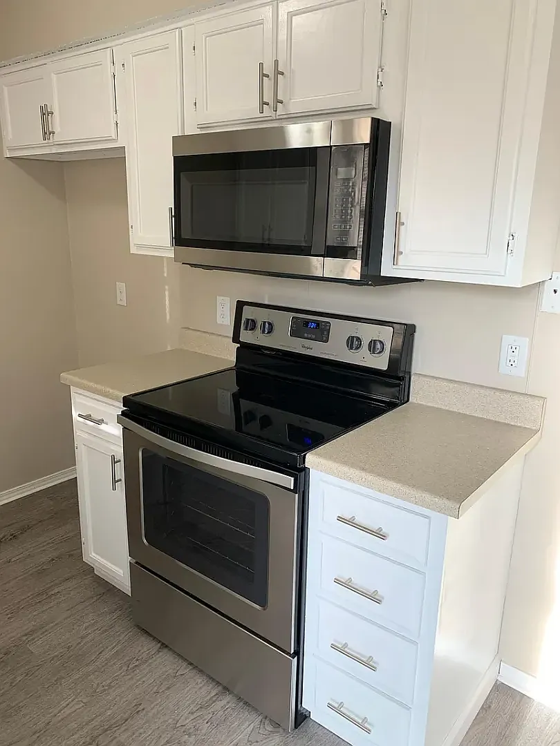 Cozy 2 Bedroom Duplex in the Heart of Broken Arrow — Photo 3