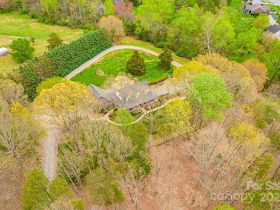 5th image of 1456 Peaceful Valley Dr