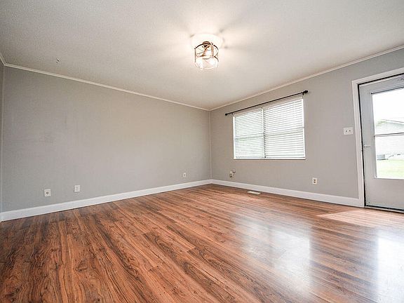 4th image of 2567 Dalton Pike SE