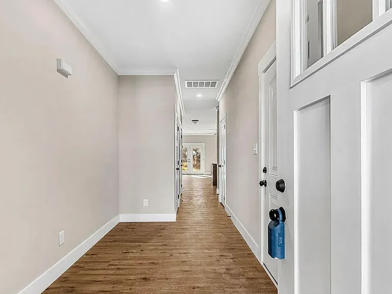 719 Haig St — Photo 3