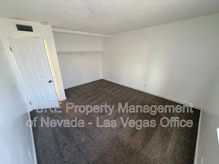 1405 Vegas Valley Dr #193-bldg 20 — Photo 22