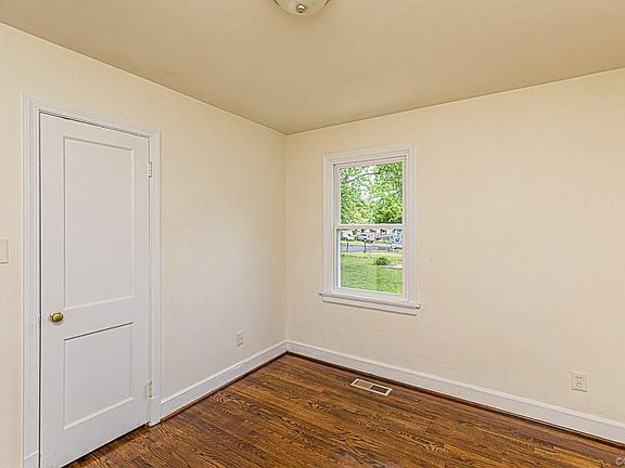 4th image of 3215 Utah Pl