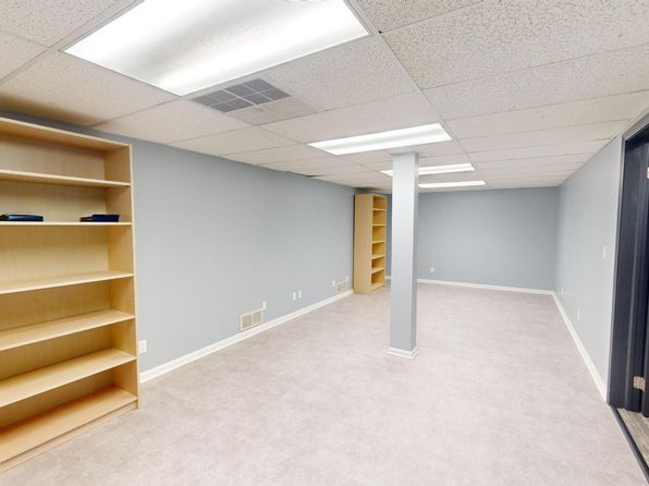 400 E Main St