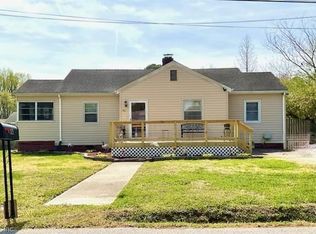 321 Bruce St, Suffolk, VA 23434