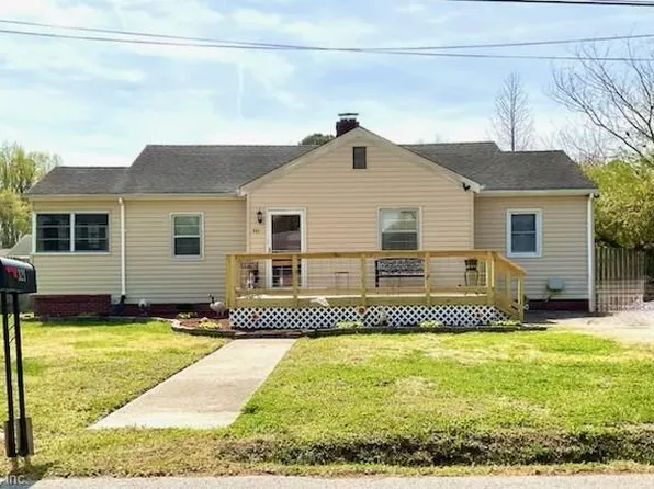 321 Bruce St, Suffolk, VA 23434