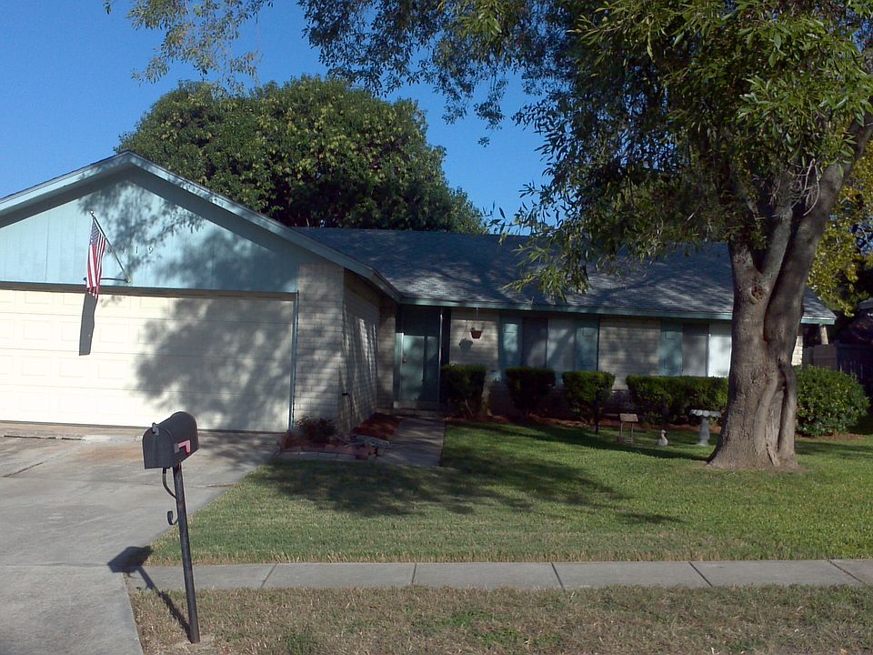 Front with shade