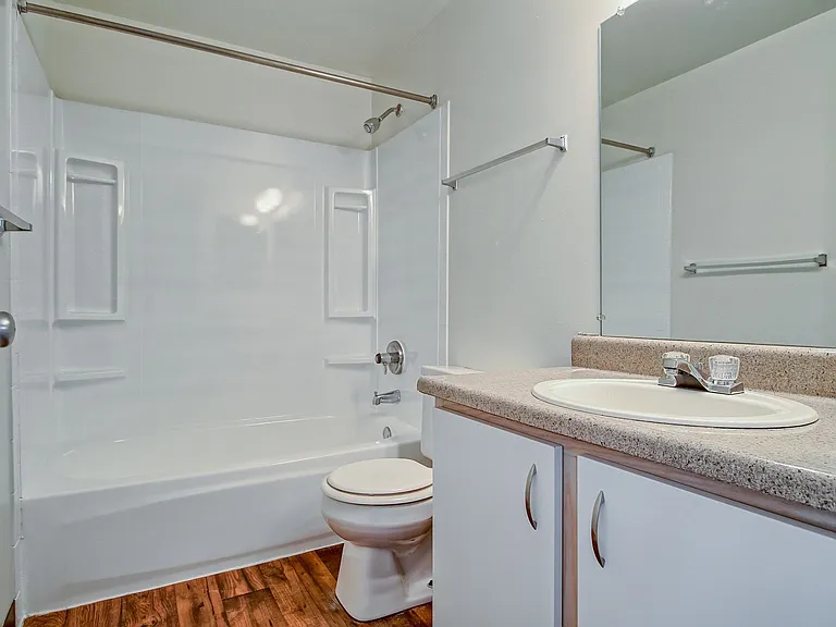 Forest Hills Townhomes — Photo 18