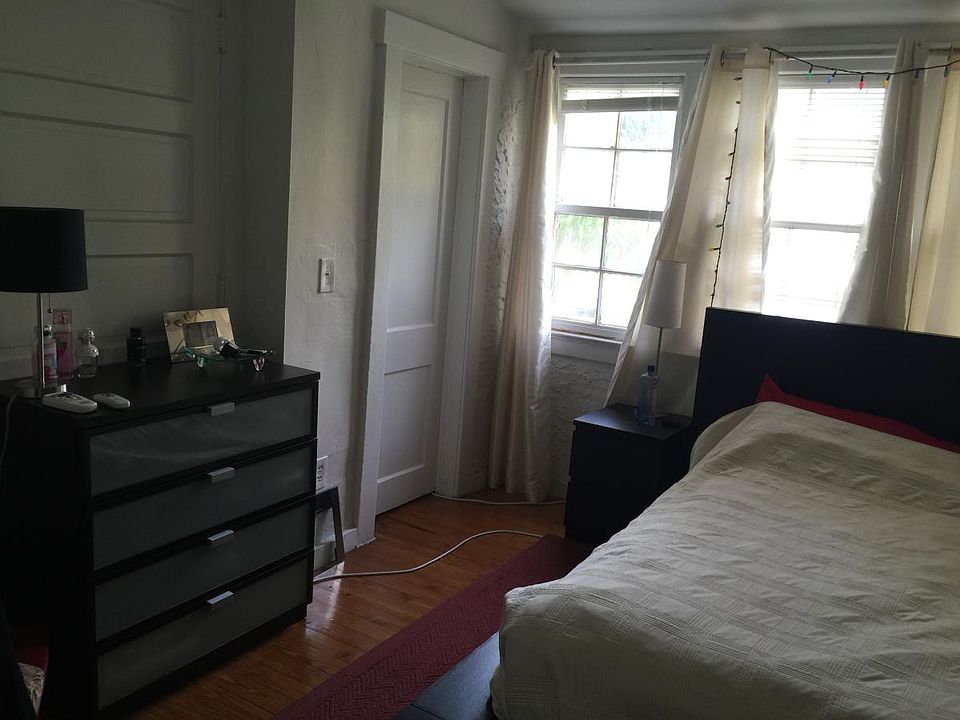 1st image of 160 NE 44th St #2