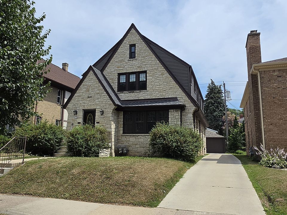 Lovely Shorewood Lower!