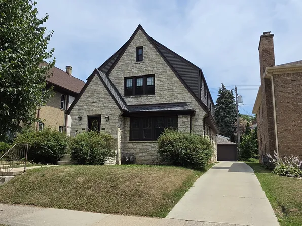 4126 N Newhall St, Milwaukee, WI 53211