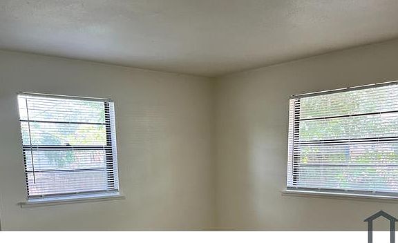 5th image of 3580 56th Ave N APT B