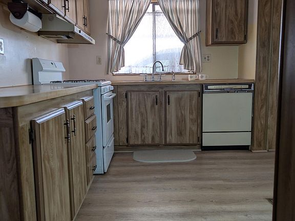 4th image of 661 S HAWES Road #101