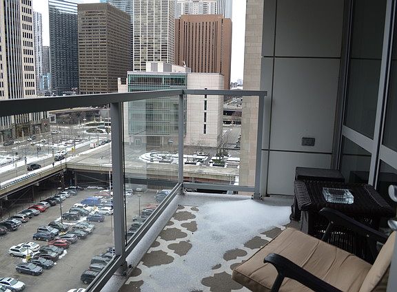 4th image of 160 E Illinois St APT 908