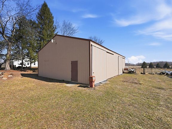 4th image of 12912 Edgerton Rd
