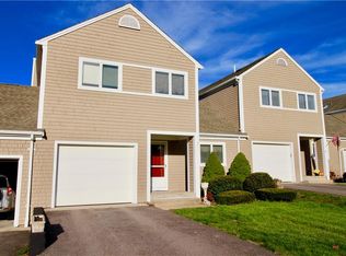 12 Palmer Cir, Hope Valley, RI 02832