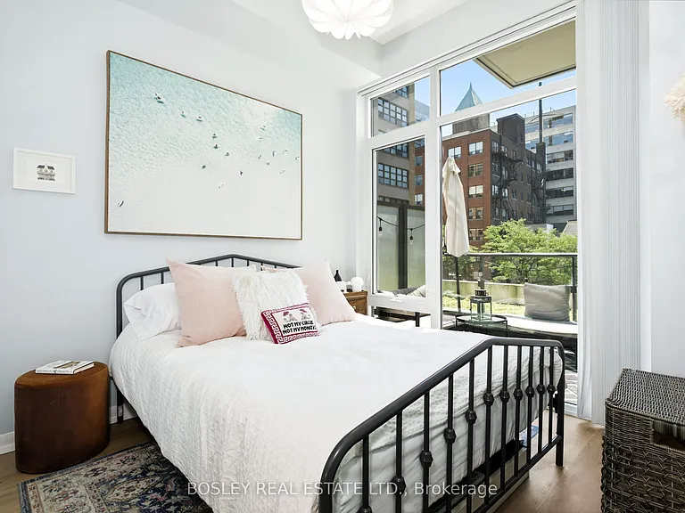435 Richmond St W #205 — Photo 16