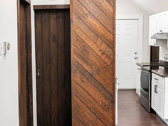 3rd image of 354 Lakewood Rd #4
