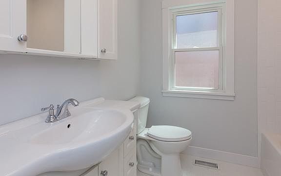 4th image of 5609 N Miltimore Ave #2