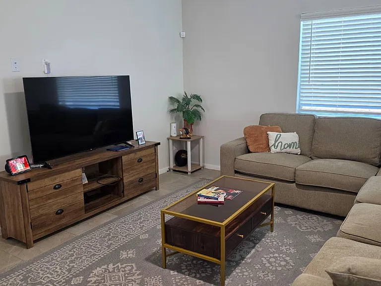 12603 Amesbury Ave — Photo 4