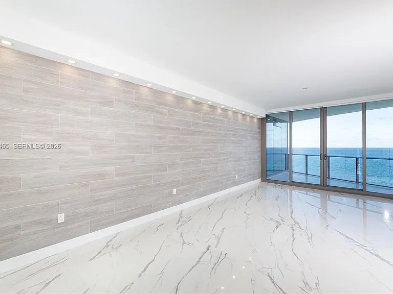 15701 Collins 1403 Sunny #1403 — Photo 21