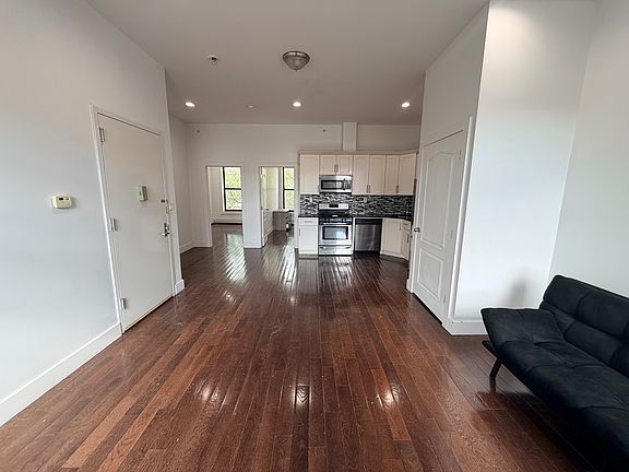 4th image of 12 Ten Broeck St #3