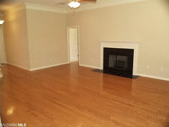 5th image of 2161 Graceland Ct #9
