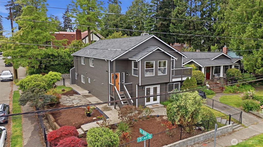 8803 15th Avenue NE, Seattle, WA 98115 home