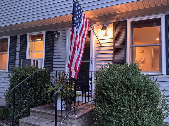 5th image of 70 Woodbine Avenue