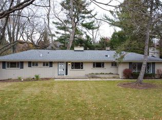 851 Helston Rd, Bloomfield Hills, MI 48304